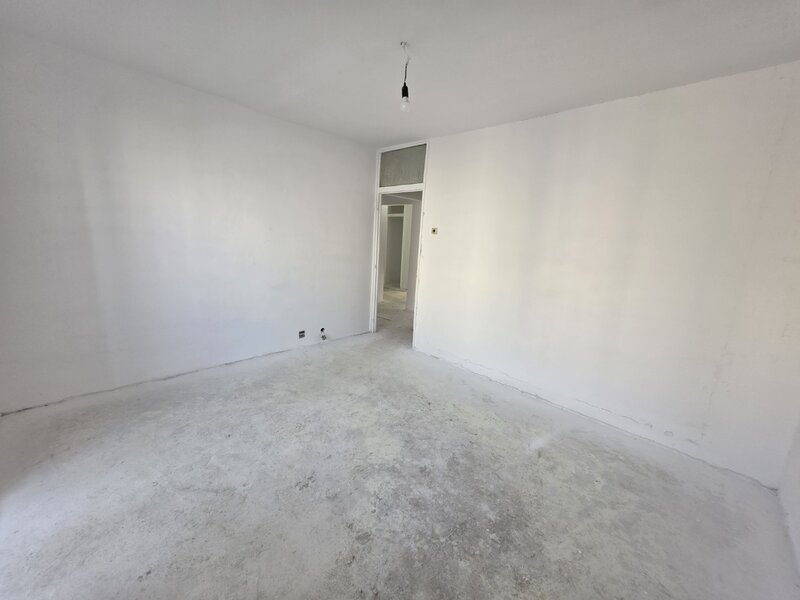 Calea Vitan, vav mall Vitan, bloc 1987, stradal, bloc reabilitat