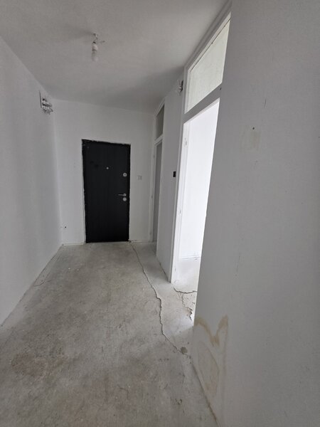 Calea Vitan, vav mall Vitan, bloc 1987, stradal, bloc reabilitat